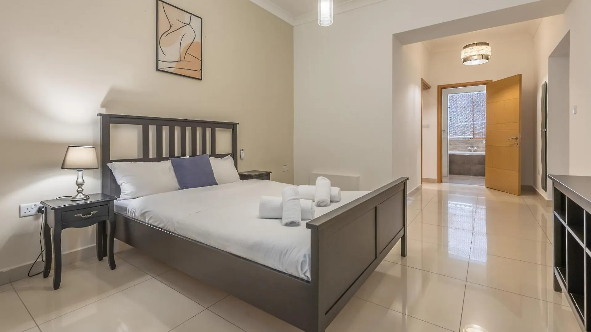 Hard To Come By - Modern & Huge House In Sliema 0*,