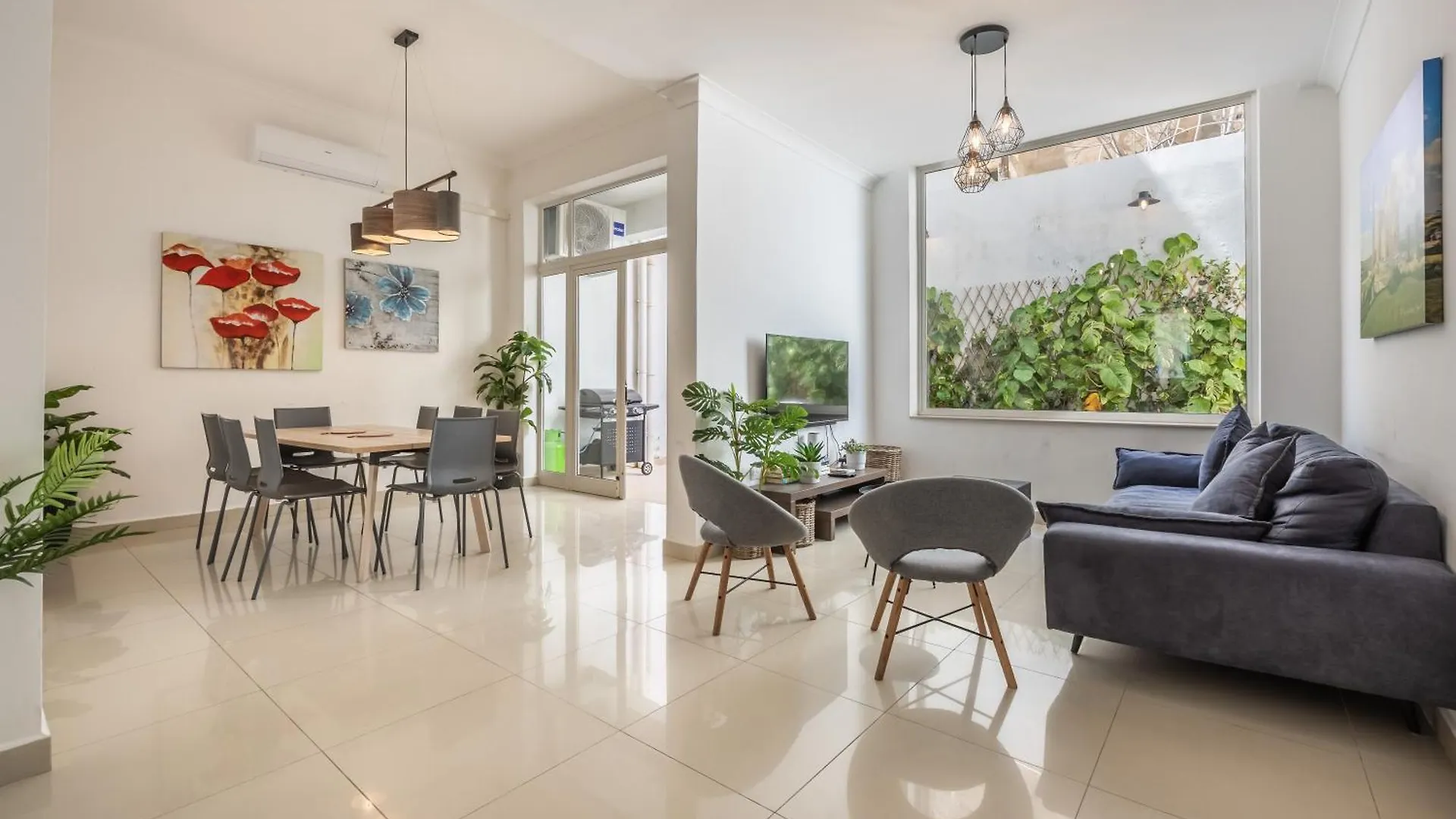 Hard To Come By - Modern & Huge House In Sliema Holiday home