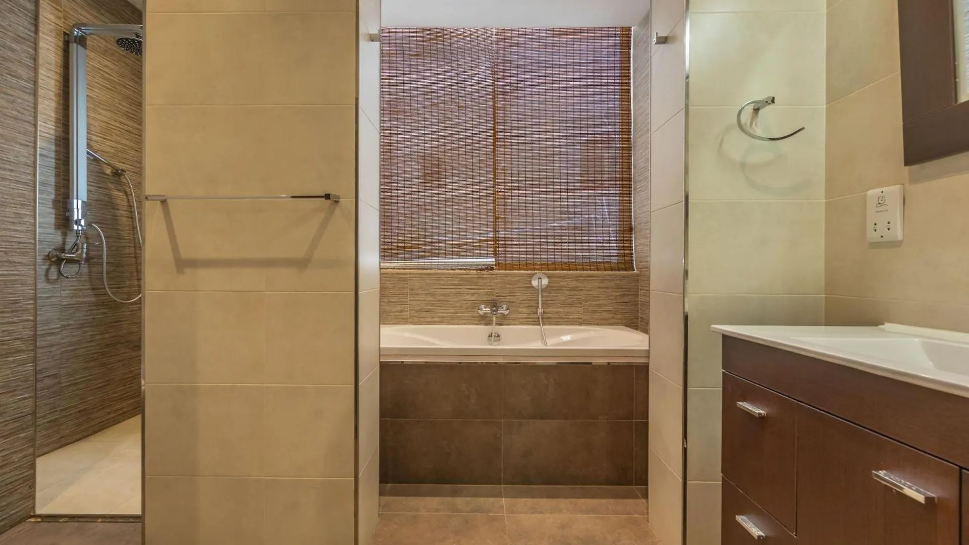 Hard To Come By - Modern & Huge House In Sliema Holiday home